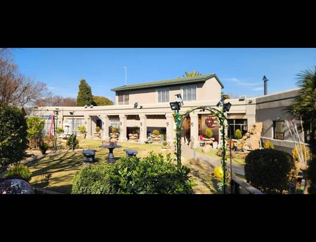 3 BEDROOM HOUSE FOR SALE IN SECUNDA CENTRAL